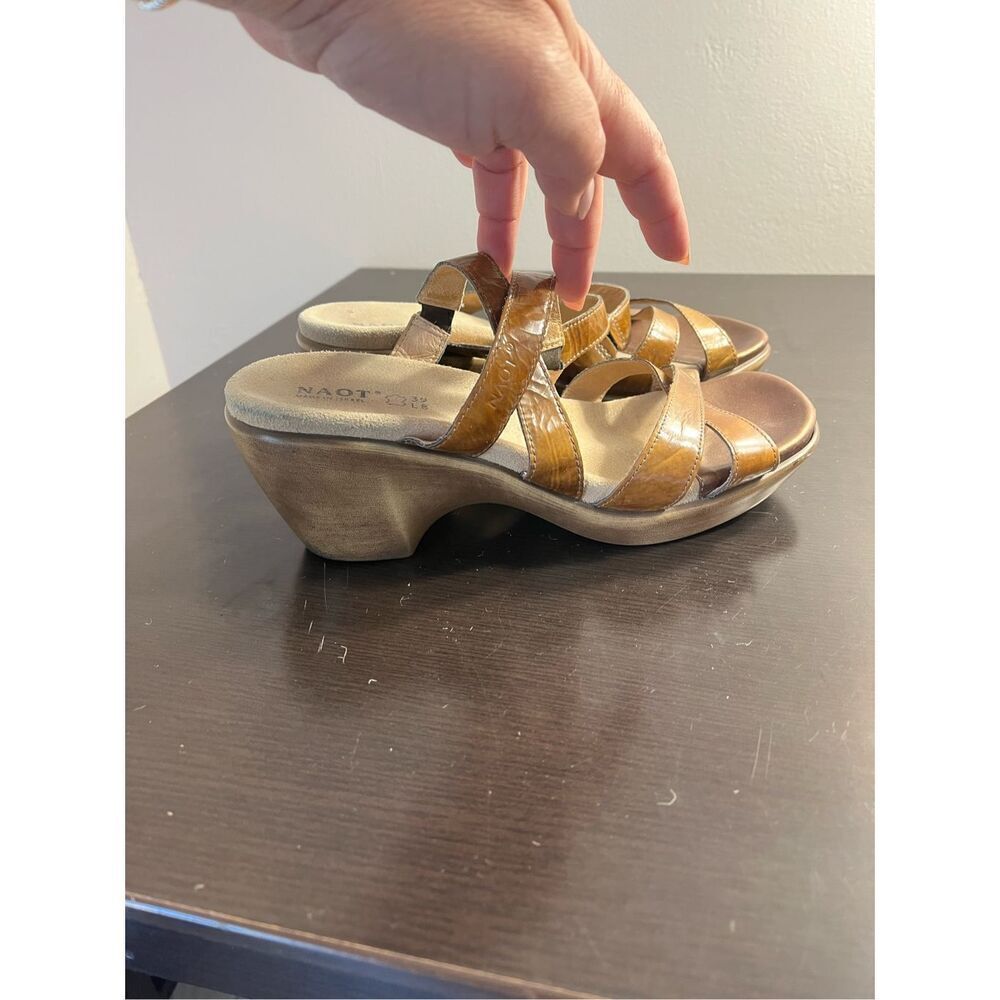 Naot Brow Patent Leather Strappy Slip On Wedge Sandals sz 39 or US 8
